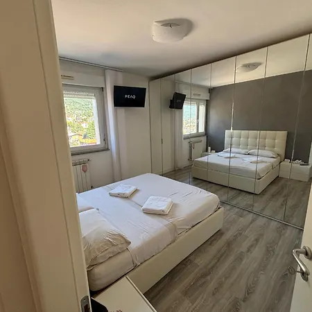 Deluxe * Lecco