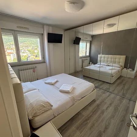 Deluxe * Lecco